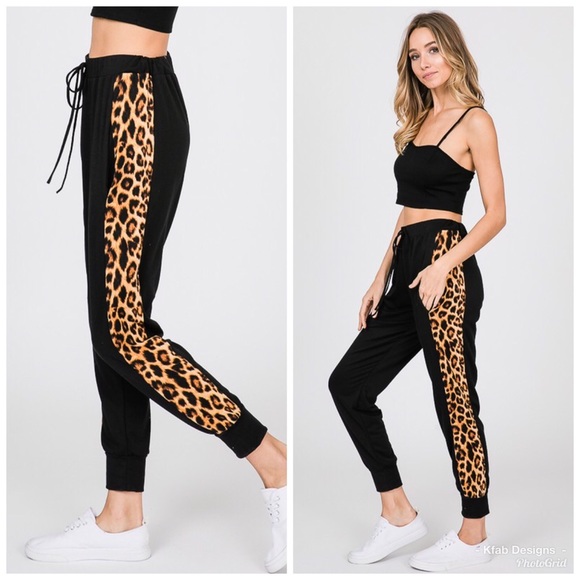 🥰LAST 1! High Waisted Animal Print Joggers! - Picture 4 of 8